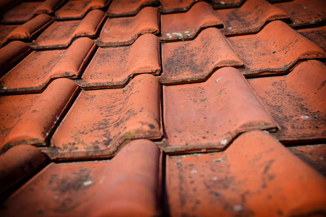Seal roof tiles