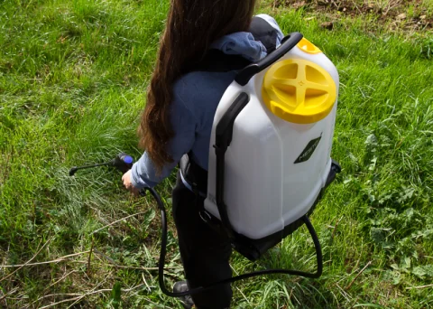 Alkaline backpack sprayer 4